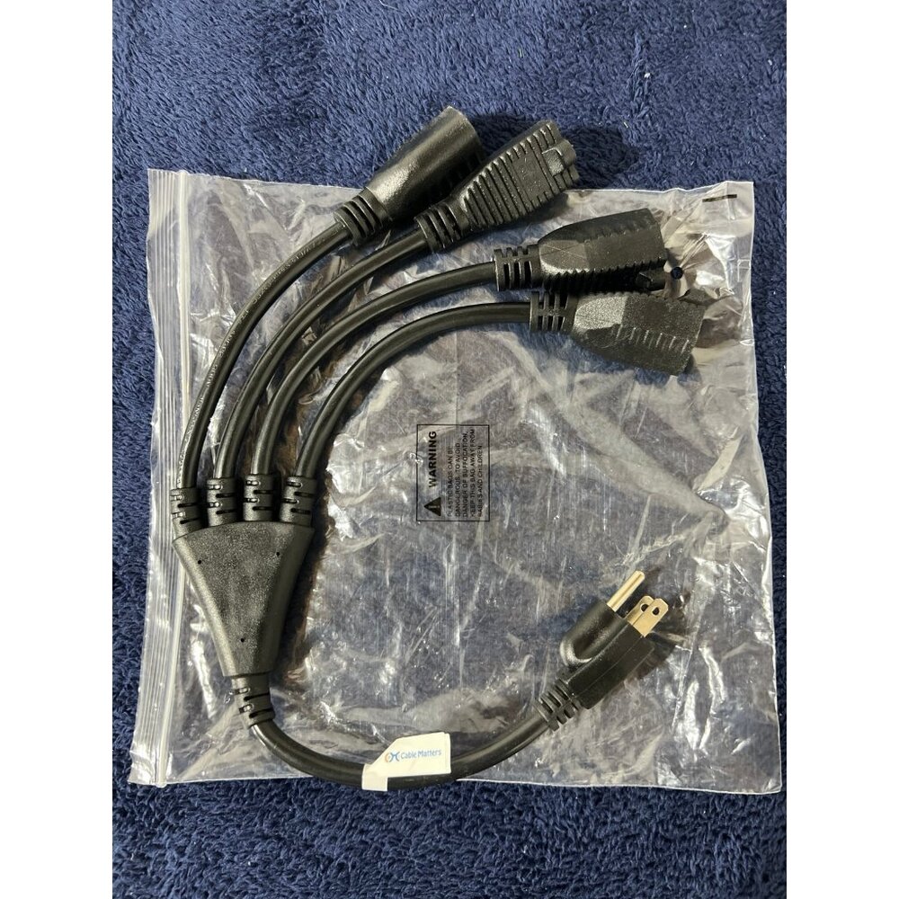Cable Matter 1 to 4 Y splitter
